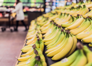 banany dostępne w sklepie